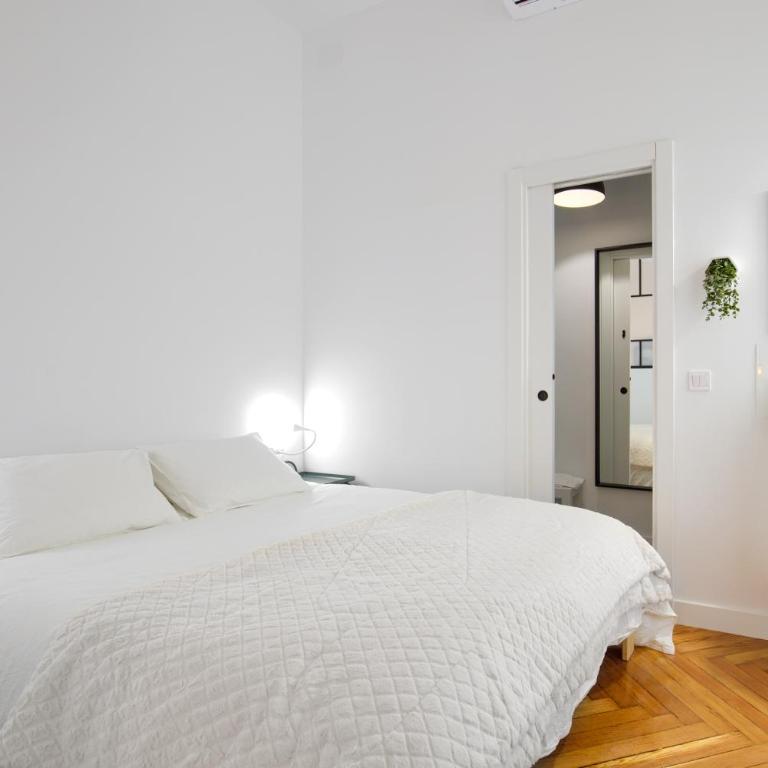 MEZZANINE ORANGE - One-Bedroom Apartment - 7
