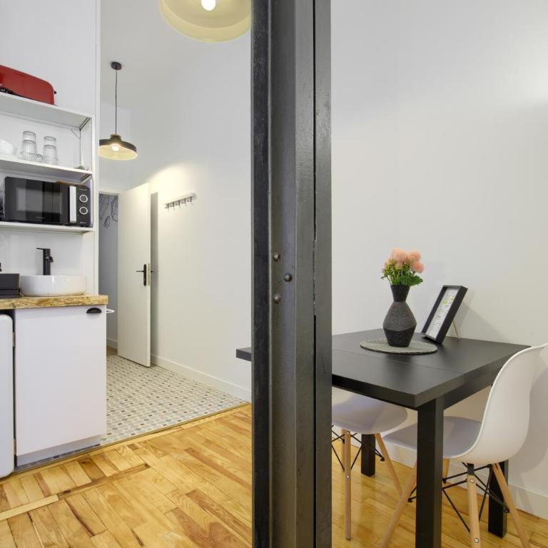 MEZZANINE ORANGE - One-Bedroom Apartment - 4