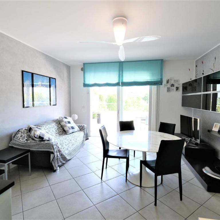 Stej Palace 3 camere Garage in centro 50m dalla spiaggia - Appartamento con 3 Camere da Letto - 3