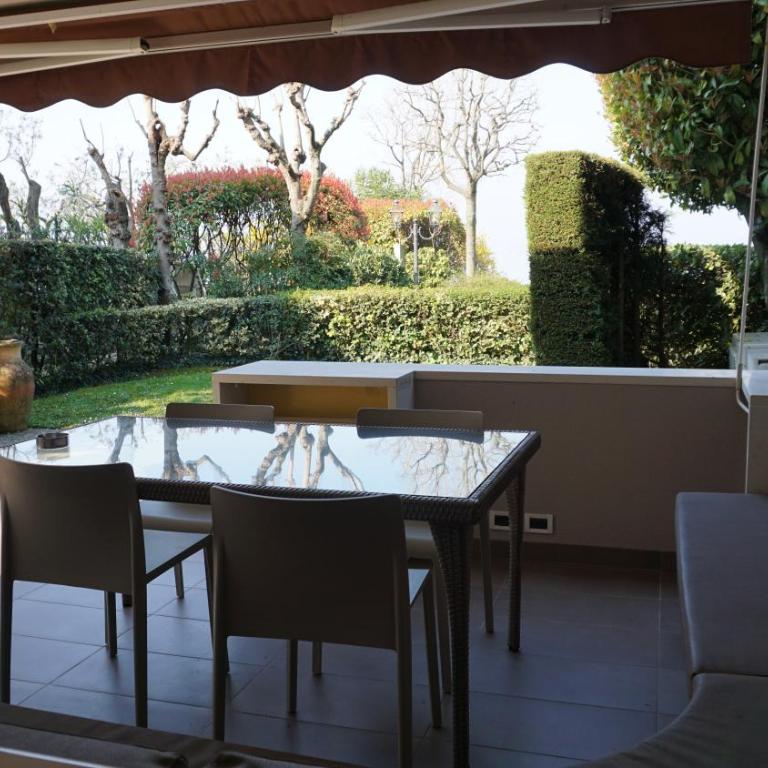 Sirmio Apartments - Primavera Stay - Deluxe Apartment with Garden and Lake View - 11