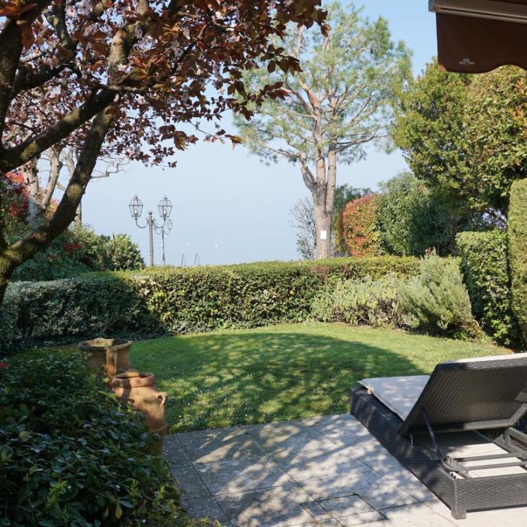 Sirmio Apartments - Primavera Stay - Deluxe Apartment with Garden and Lake View - 10
