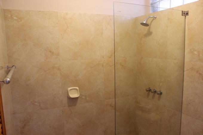 Hotel Punta del Mar - Habitación con cama extragrande y vistas al mar - 3