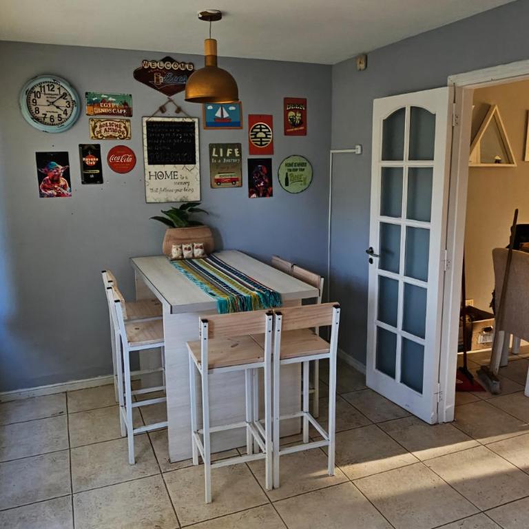 Duplex con Patio y Parrilla en Barrio Caisamar - Two-Bedroom House - 5