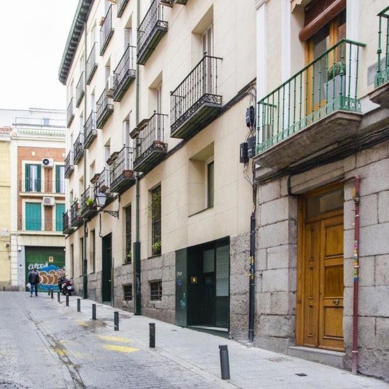 Bright Spacious 2BD 2BTH - Las Letras - Apartment - 41