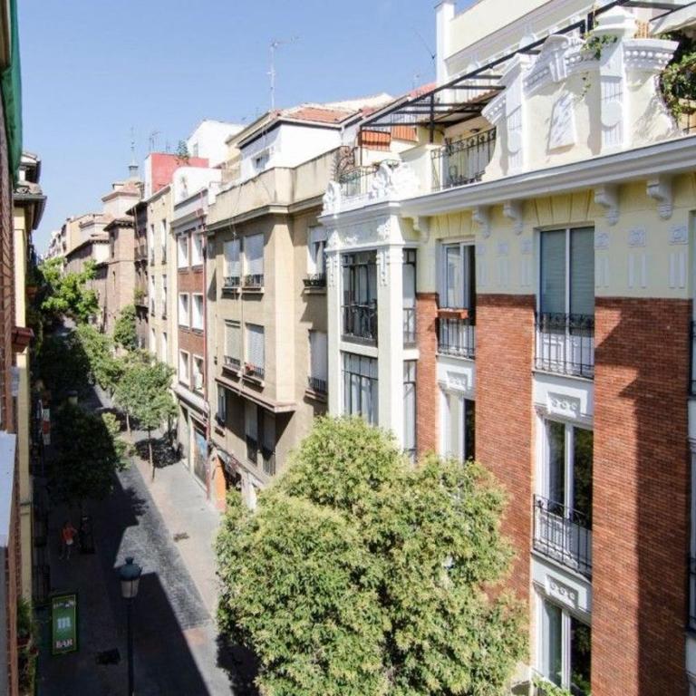 Bright Modern 3BD - Barrio de las Letras - Three-Bedroom Apartment - 37