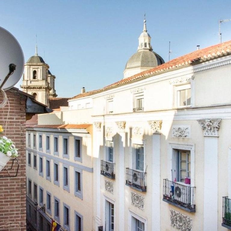 Bright Cozy with Awesome views - City centre - One-Bedroom Apartment - 23