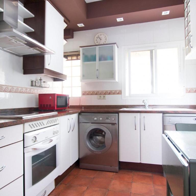 Bright and Wide apartment - Avenida de America - Two-Bedroom Apartment - 8