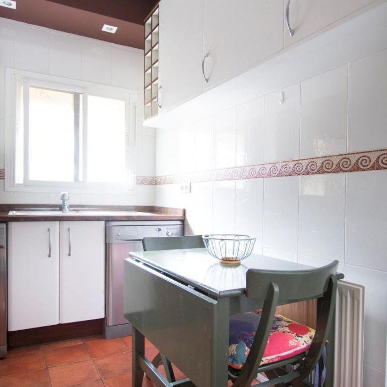 Bright and Wide apartment - Avenida de America - Two-Bedroom Apartment - 9