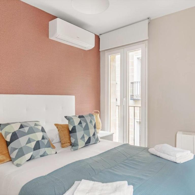 Modern and Cozy-2 Bedrooms 1 Bathroom-Las Letras - Apartment - 14
