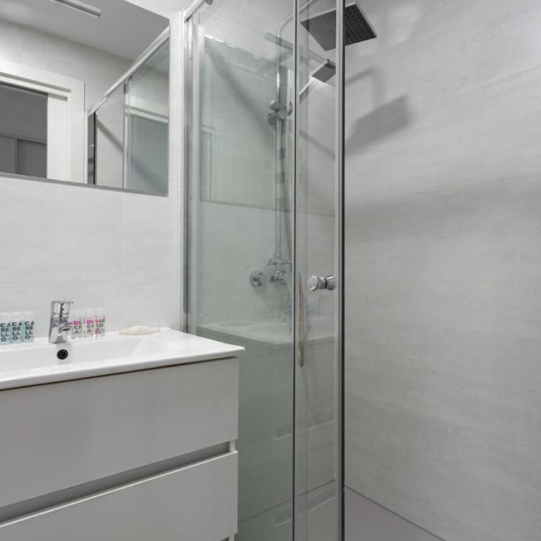 Modern studio - Av. de América - Studio Apartment - 12
