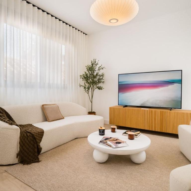 Stylish Duplex-3Beds 2Baths-Puerta Carmona Centro - Apartment - 1