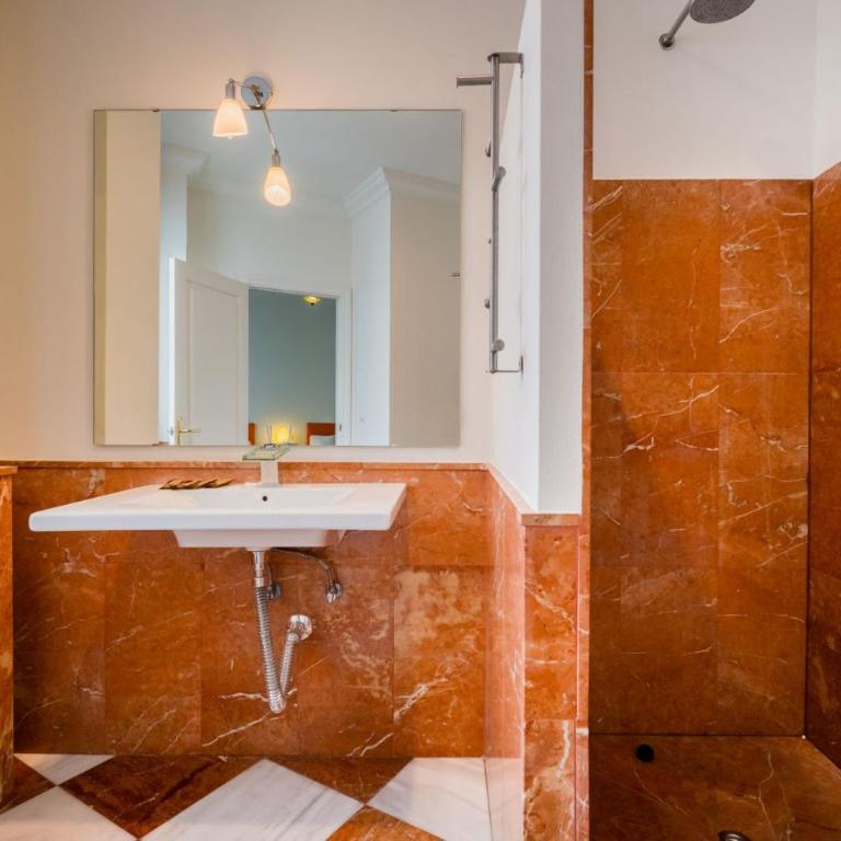 Spacious Bright-2Bedroom 2Bathroom-Triana - Two-Bedroom Apartment - 35
