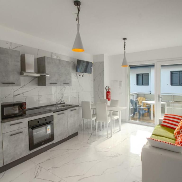 Modern flat with shared pool - Apartment - 6