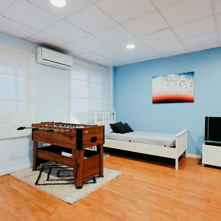 Fun Apt, City of Arts, ChillOut Zone, Soccer Table - Two-Bedroom Apartment - 12