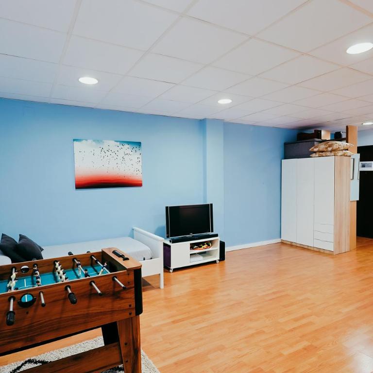 Fun Apt, City of Arts, ChillOut Zone, Soccer Table - Two-Bedroom Apartment - 10