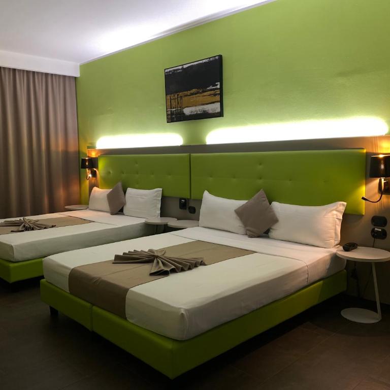 Hotel Stradivari - Camera Quadrupla Comfort - 9