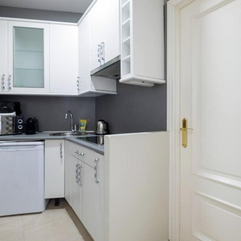 Cozy and bright- 1BED 1BATH- City center - Apartamento - 10