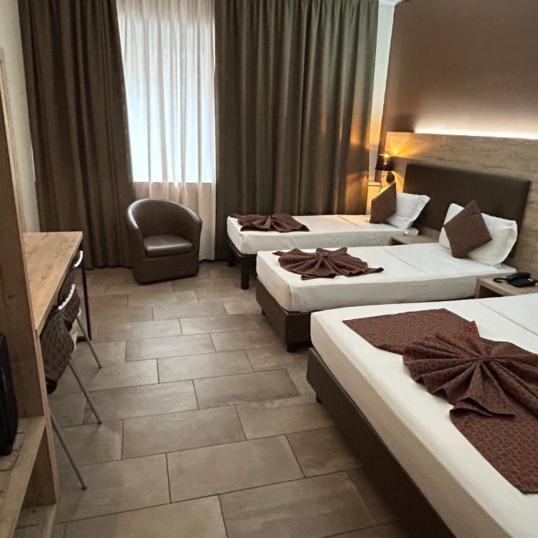 Hotel Stradivari - Camera Quadrupla Comfort - 3