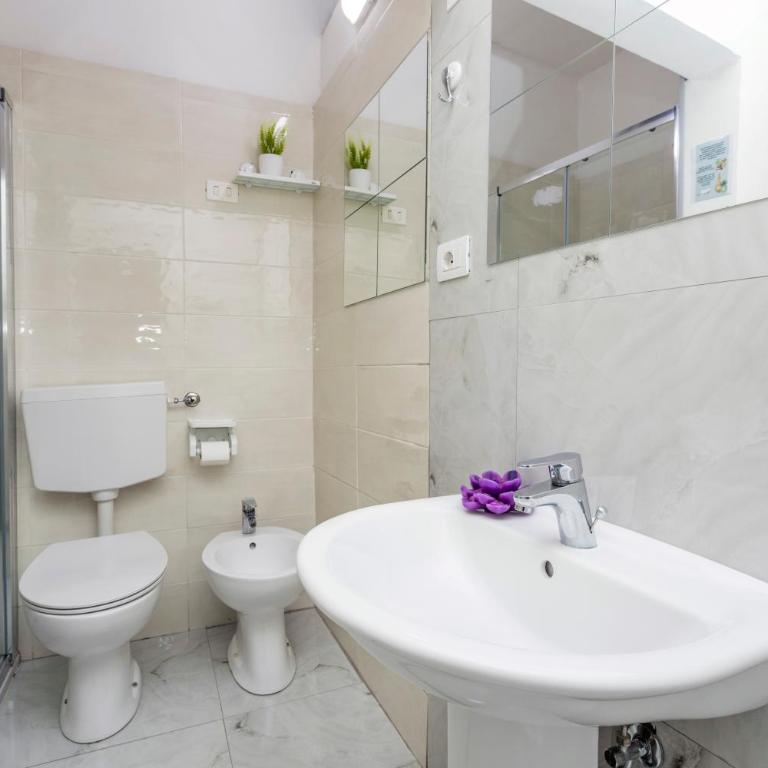 Sicilia home - Deluxe One-Bedroom Apartment - 7