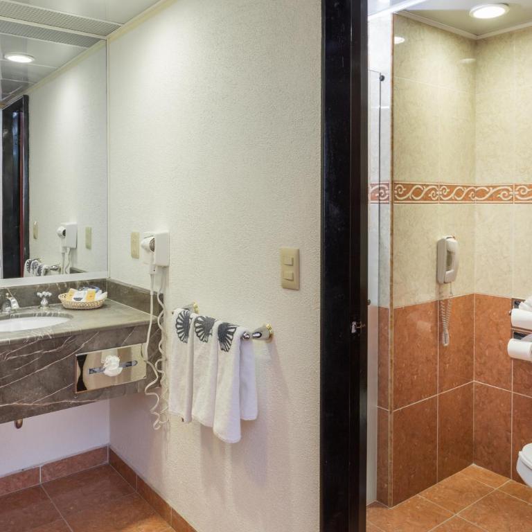 Hotel Estoril - Habitación Doble con 2 camas dobles - No fumadores - 7