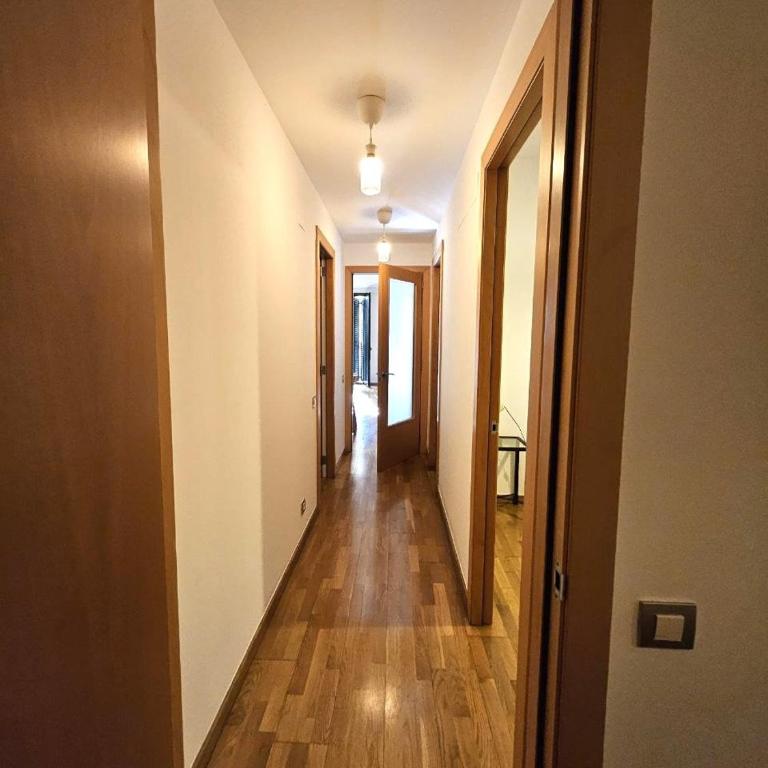 Ramblas flat 3Bedroom and Pool Min 32 days - Three-Bedroom Apartment with Balcony - 27