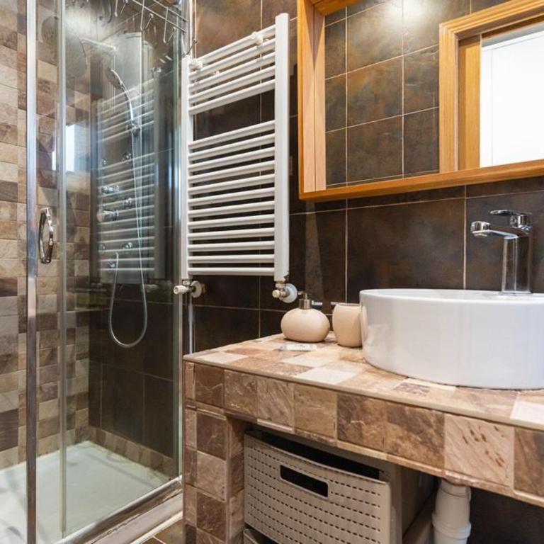 Cozy renovated -2Bedrooms 1Bathroom-Malasaña - Two-Bedroom Apartment - 19