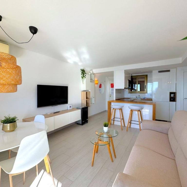 Coblanca 8-16º2 by Love Benidorm - One-Bedroom Apartment - 1