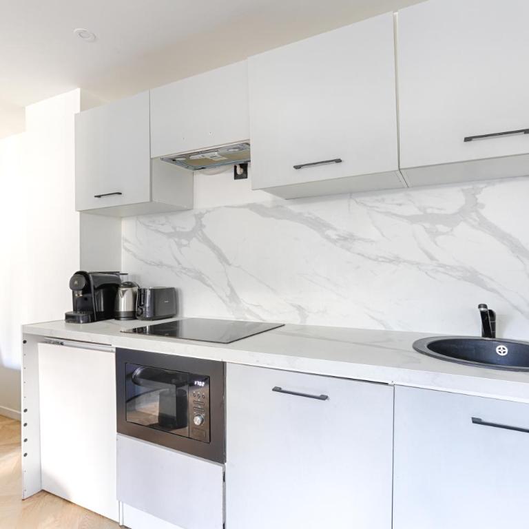Charming apartment La Chapelle - Chambre 2 Lits King-Size - 10