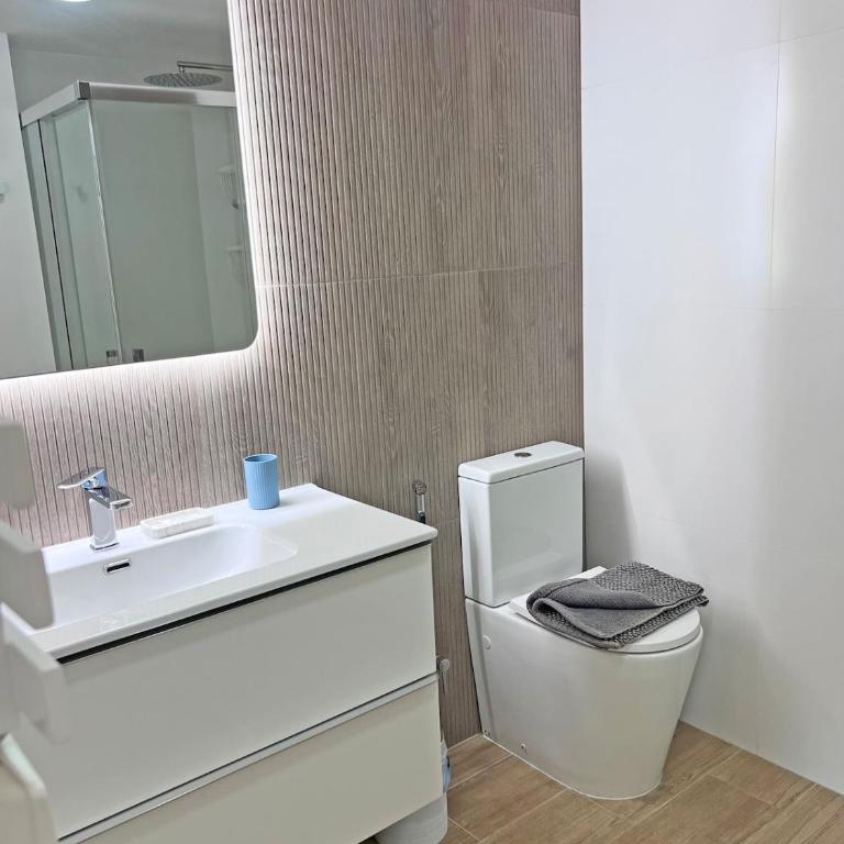 Muy céntrico, Nuevo, Teletrabajo, a 300m del mar - Two-Bedroom Apartment - 70