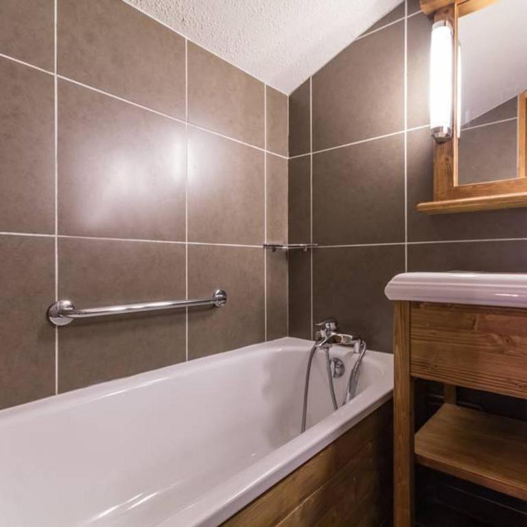 Studio Duplex Rénové · Proche Pistes et Commerces · Balcon - Studio - 10