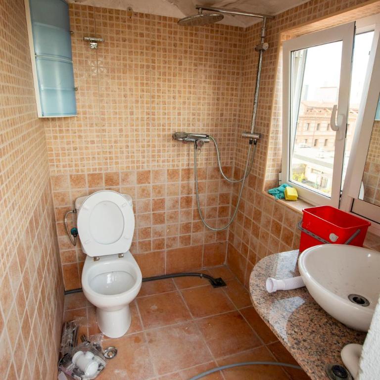 DragonTree Barcelona - apartamentos turisticos 5 min from the BEACH - Three-Bedroom Apartment with Balcony - 34