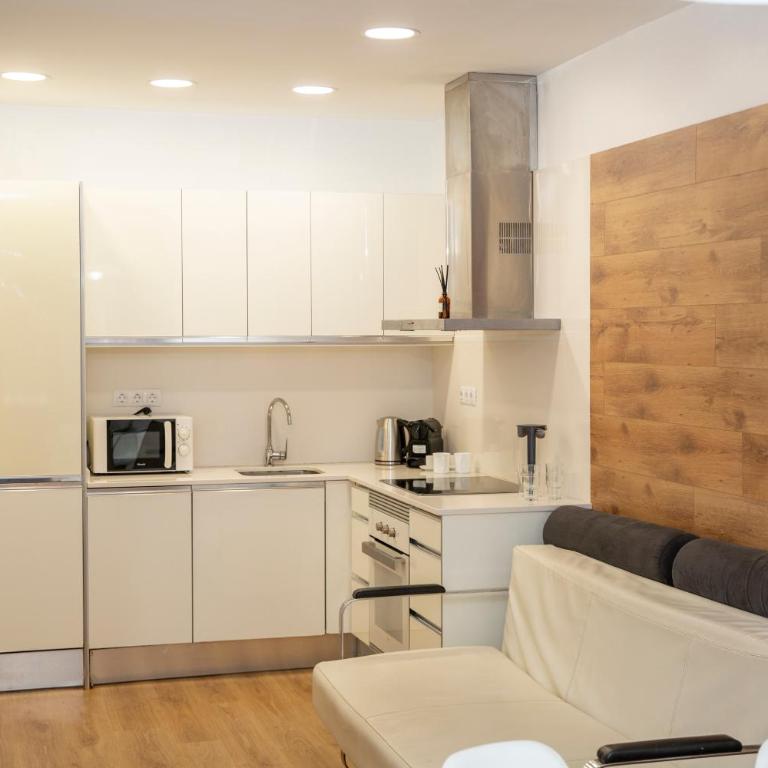 DragonTree Barcelona - apartamentos turisticos 5 min from the BEACH - Apartamento de 3 dormitorios con balcón - 15