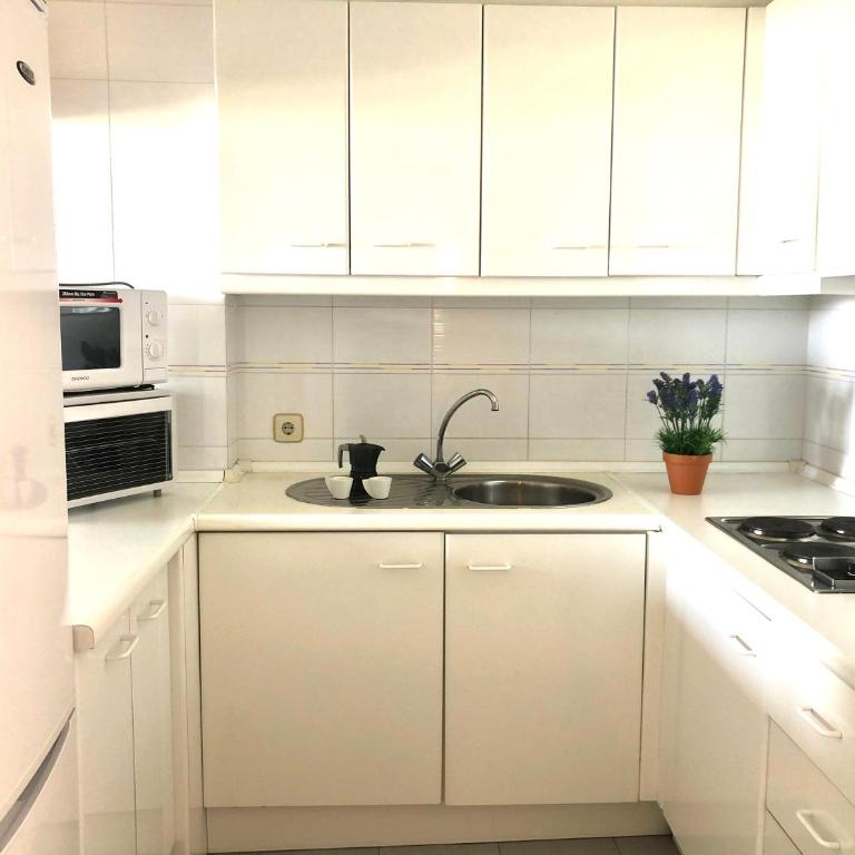 Global Immo 3392 Rocmar 4 - Two-Bedroom Apartment - 13