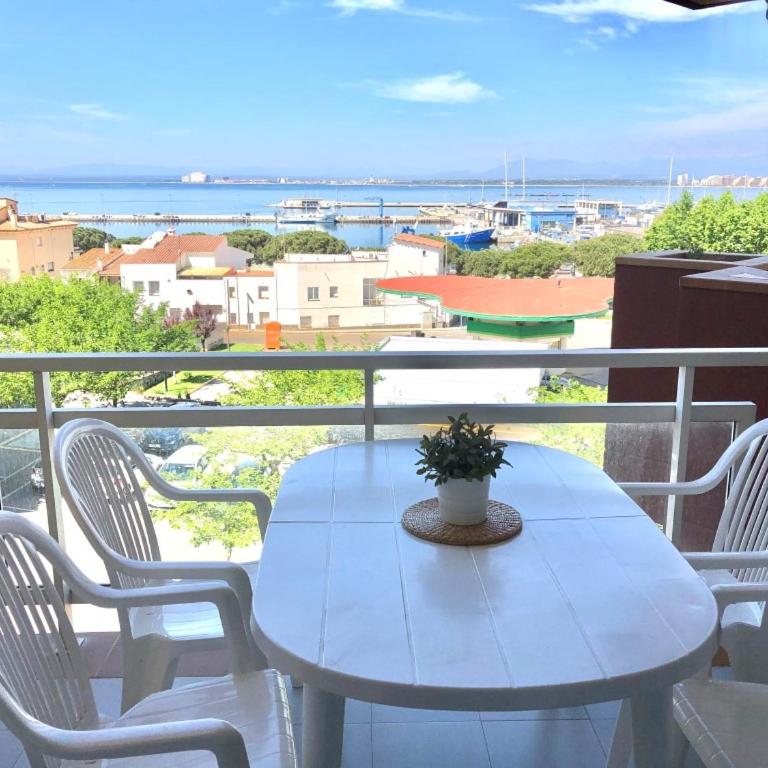 Global Immo 3392 Rocmar 4 - Two-Bedroom Apartment - 2