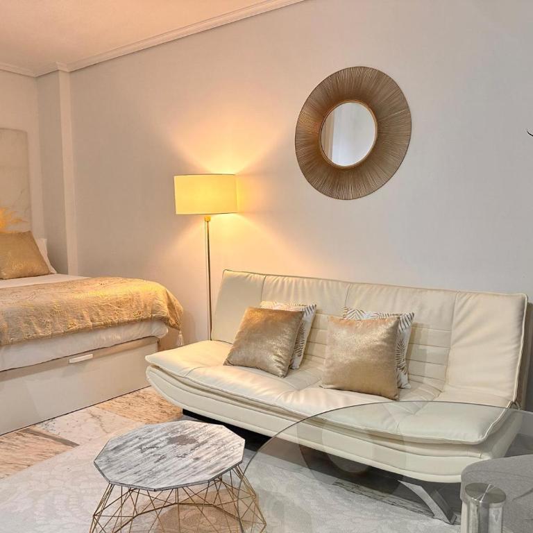 Acogedor Estudio en el Edificio Hotel Bahía - Apartamento de 1 dormitorio - 6
