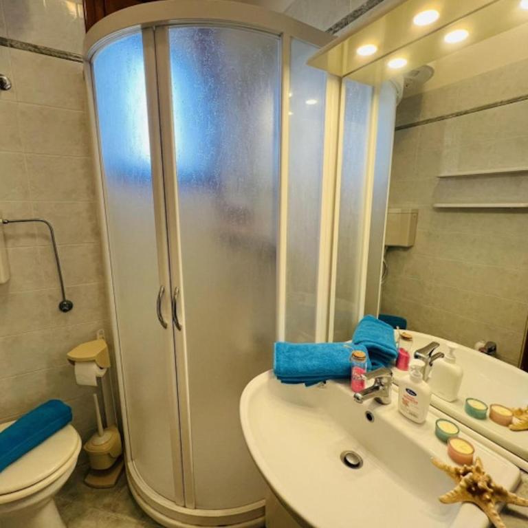 Spacious sea view flat with terrace - Apartment - 5