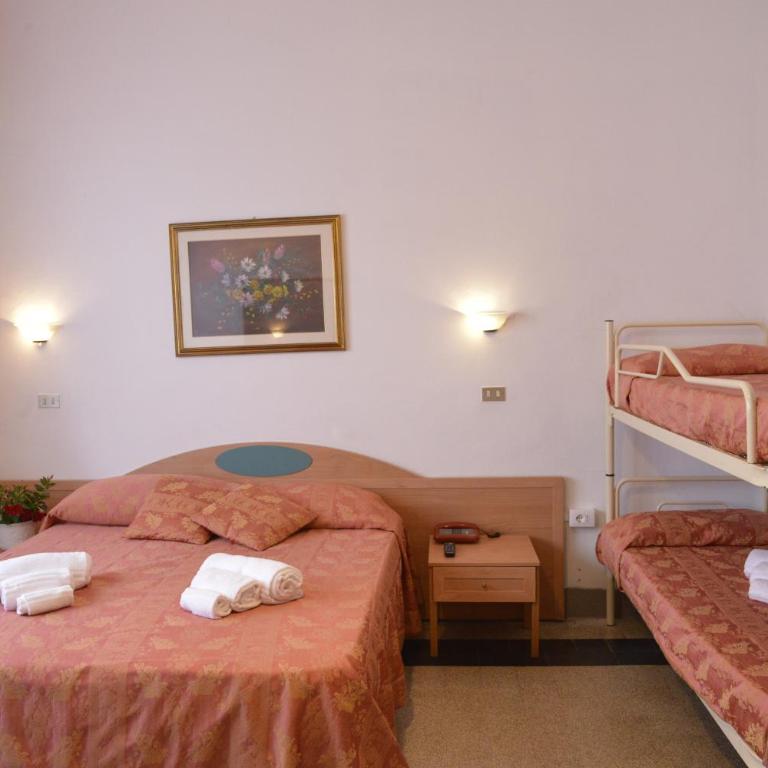 Hotel Massimo - Camera Quadrupla Standard - 1