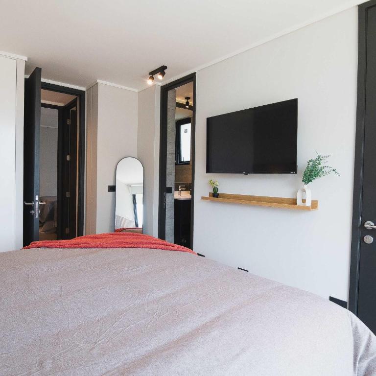 HOM I Moderno dpto al lado del Mall Alto LasCondes - Apartment - 50