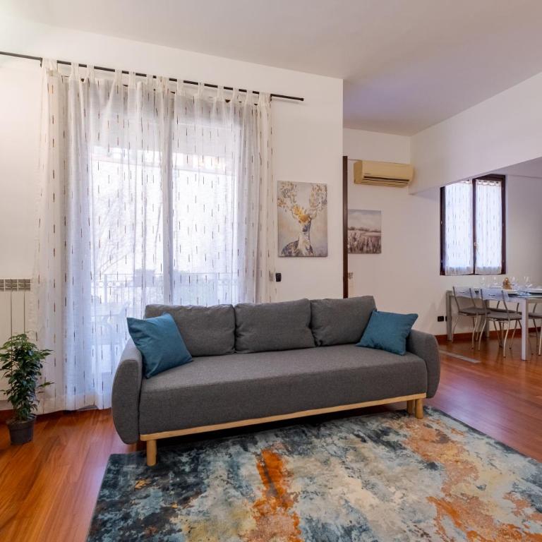 Trilocale Spazioso e Accogliente l 7 Ospiti I 2 Bagni I Box Incluso I A Niguarda - Appartamento con 2 Camere da Letto - 2