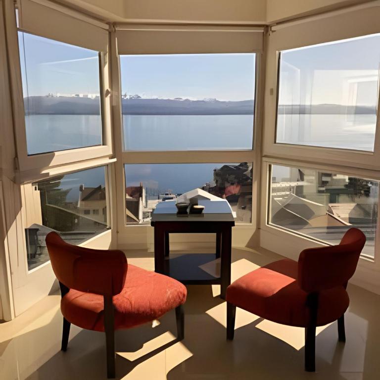 Vista lago Nahuel Huapi Depto. moderno c/cochera - Apartamento - 1
