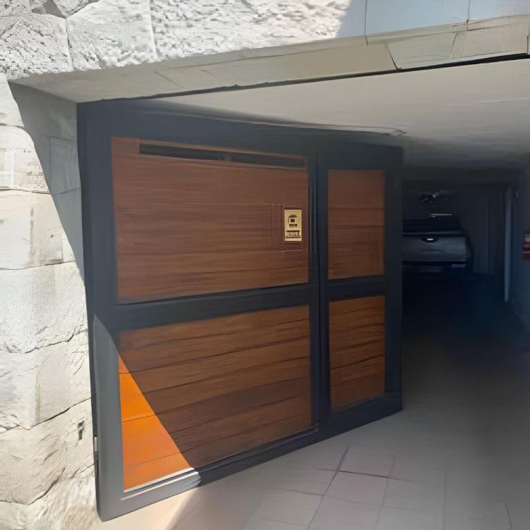 Vista lago Nahuel Huapi Depto. moderno c/cochera - Apartamento - 17