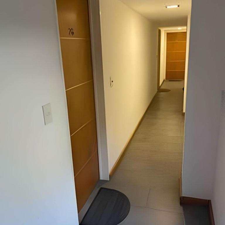 Vista lago Nahuel Huapi Depto. moderno c/cochera - Apartamento - 33
