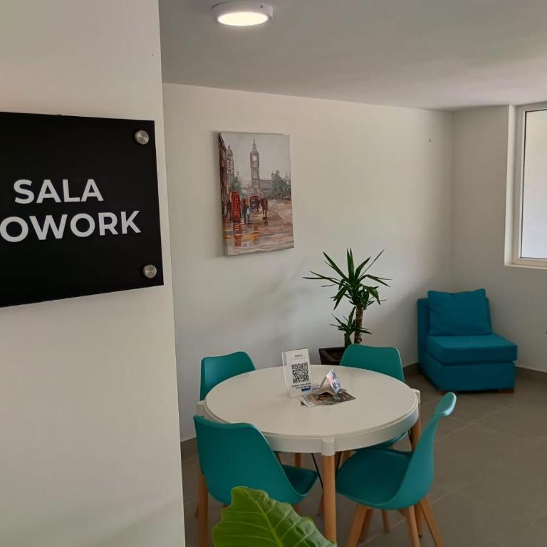 HOM l CoWork Mar Serena Pacific Faro - Apartment - 9