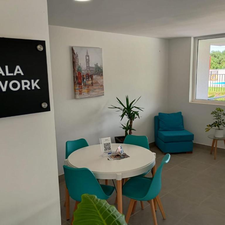 HOM l CoWork Mar Serena Pacific Faro - Apartment - 77