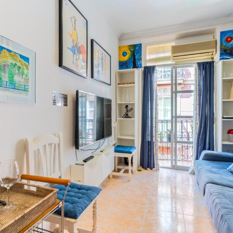 Blue Roof Downtown Alicante - Two-Bedroom Apartment - 1
