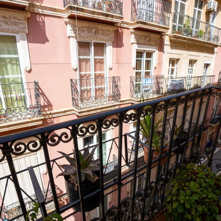 Blue Roof Downtown Alicante - Two-Bedroom Apartment - 18