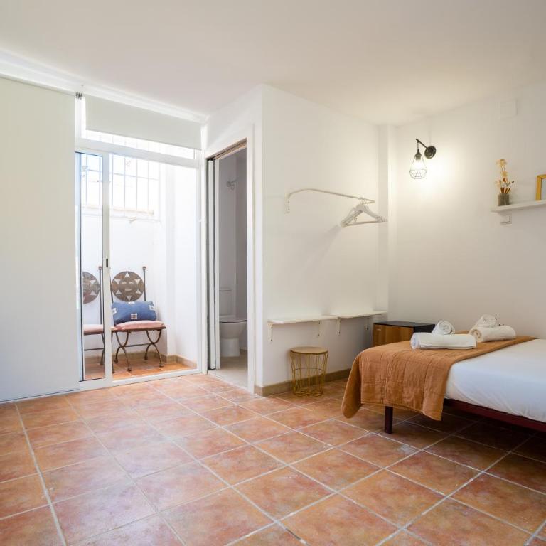 Blue Roof Downtown Alicante - Two-Bedroom Apartment - 23