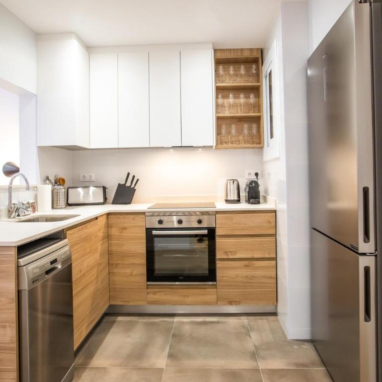 63IND1125- Brand new apartment - Three-Bedroom Apartment - High Floor - 24