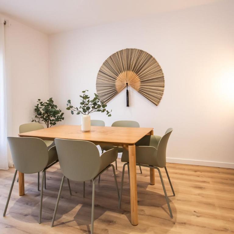 63IND1125- Brand new apartment - Three-Bedroom Apartment - High Floor - 22