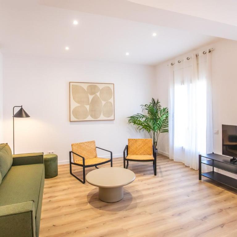 63IND1125- Brand new apartment - Three-Bedroom Apartment - High Floor - 12